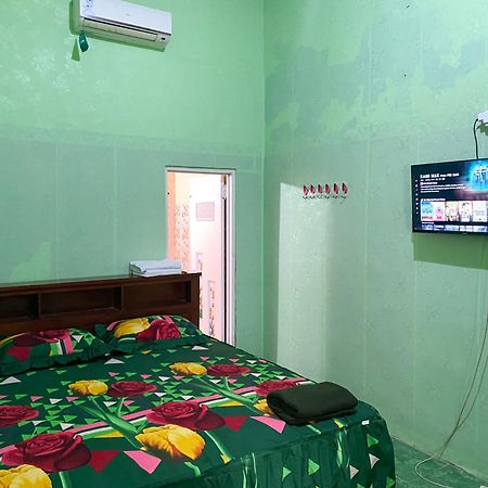 Parikesit Guest House Yogyakarta Kültér fotó