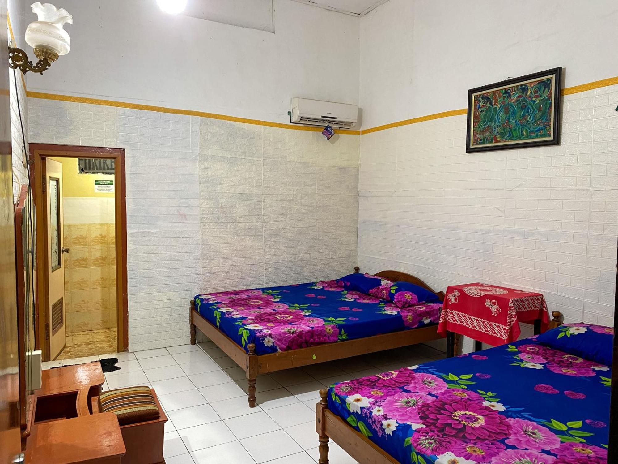 Parikesit Guest House Yogyakarta Kültér fotó