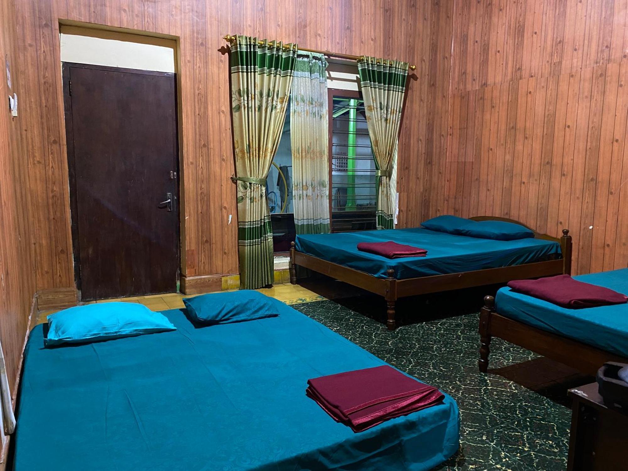 Parikesit Guest House Yogyakarta Kültér fotó