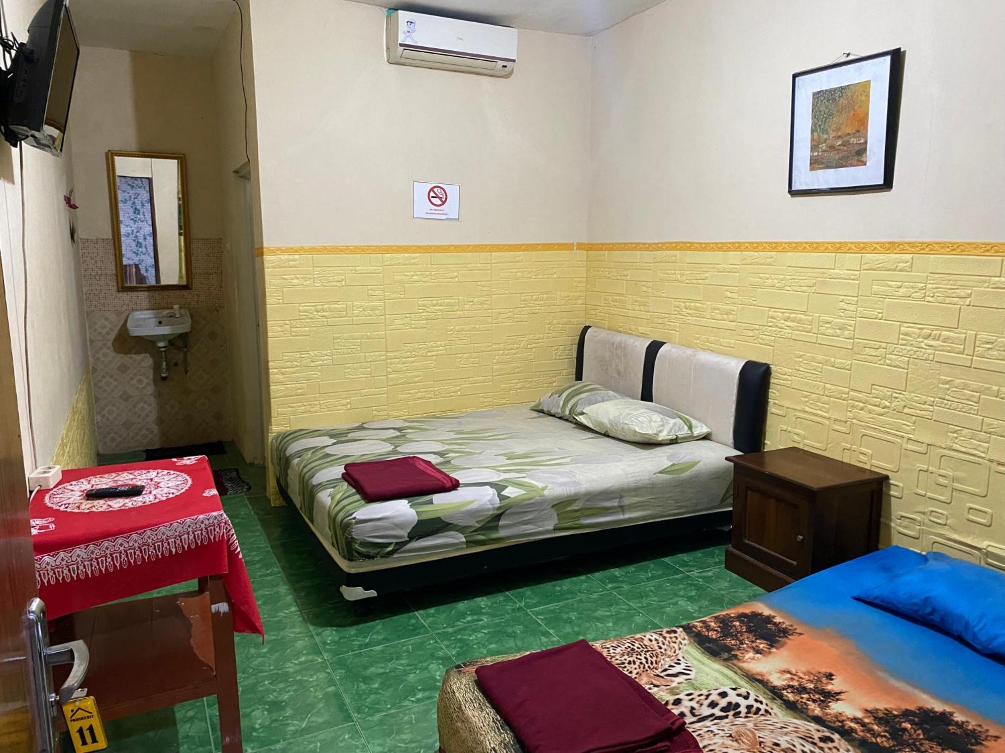 Parikesit Guest House Yogyakarta Kültér fotó