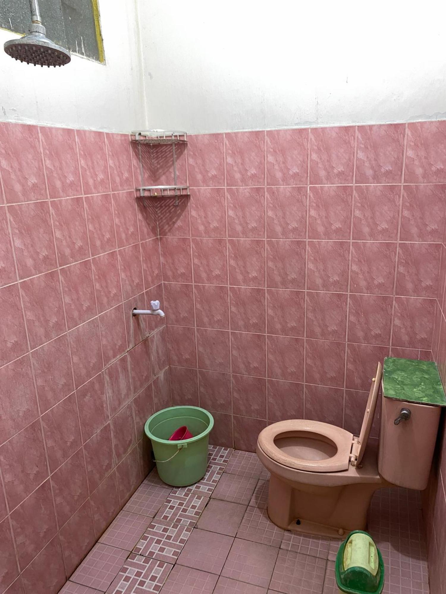 Parikesit Guest House Yogyakarta Kültér fotó