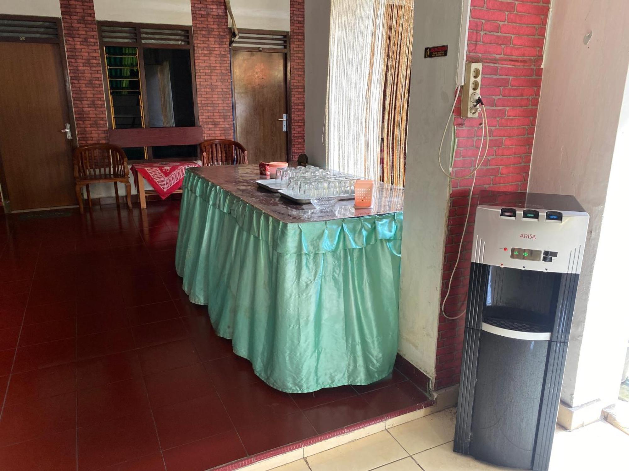 Parikesit Guest House Yogyakarta Kültér fotó