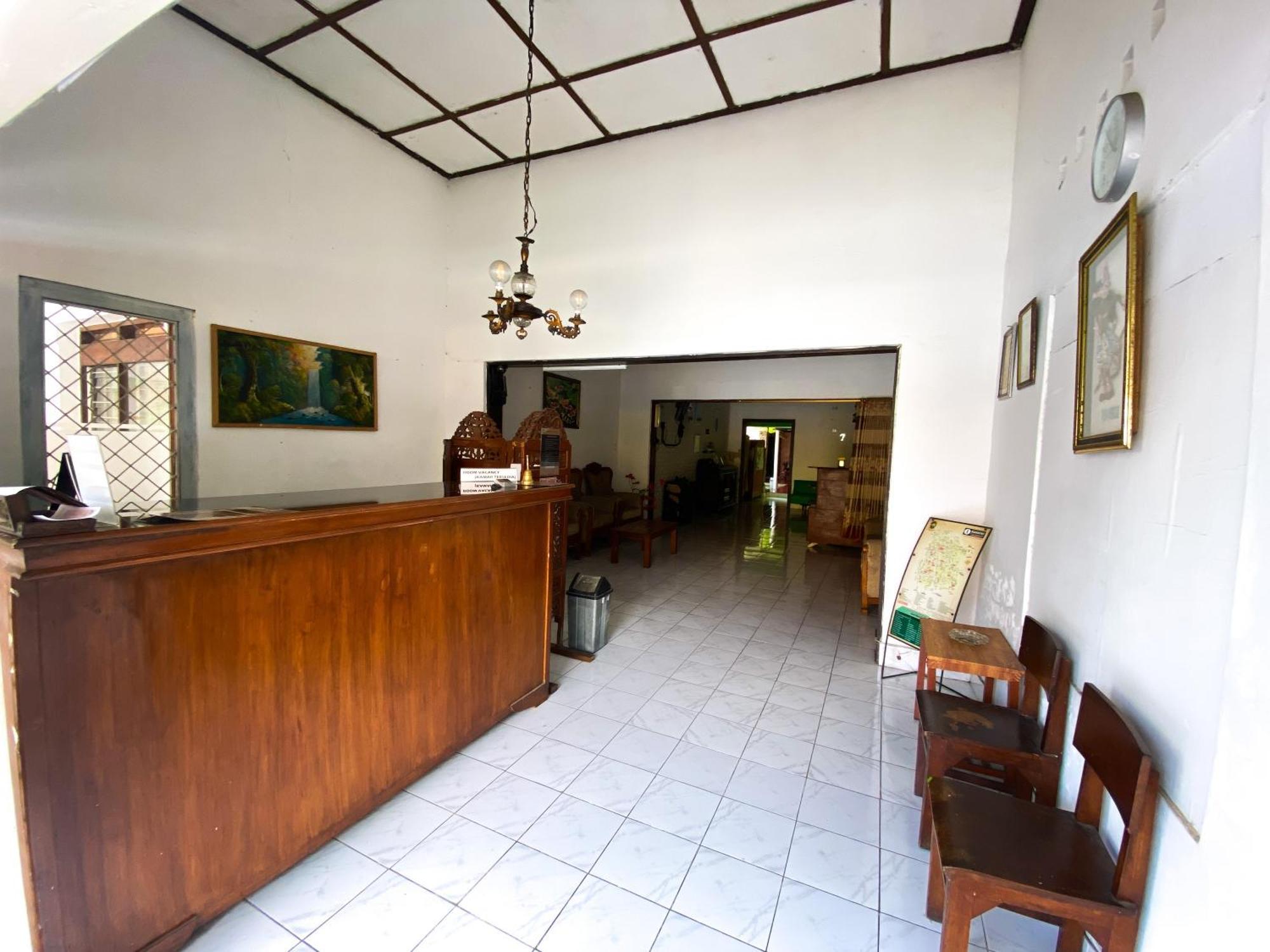 Parikesit Guest House Yogyakarta Kültér fotó