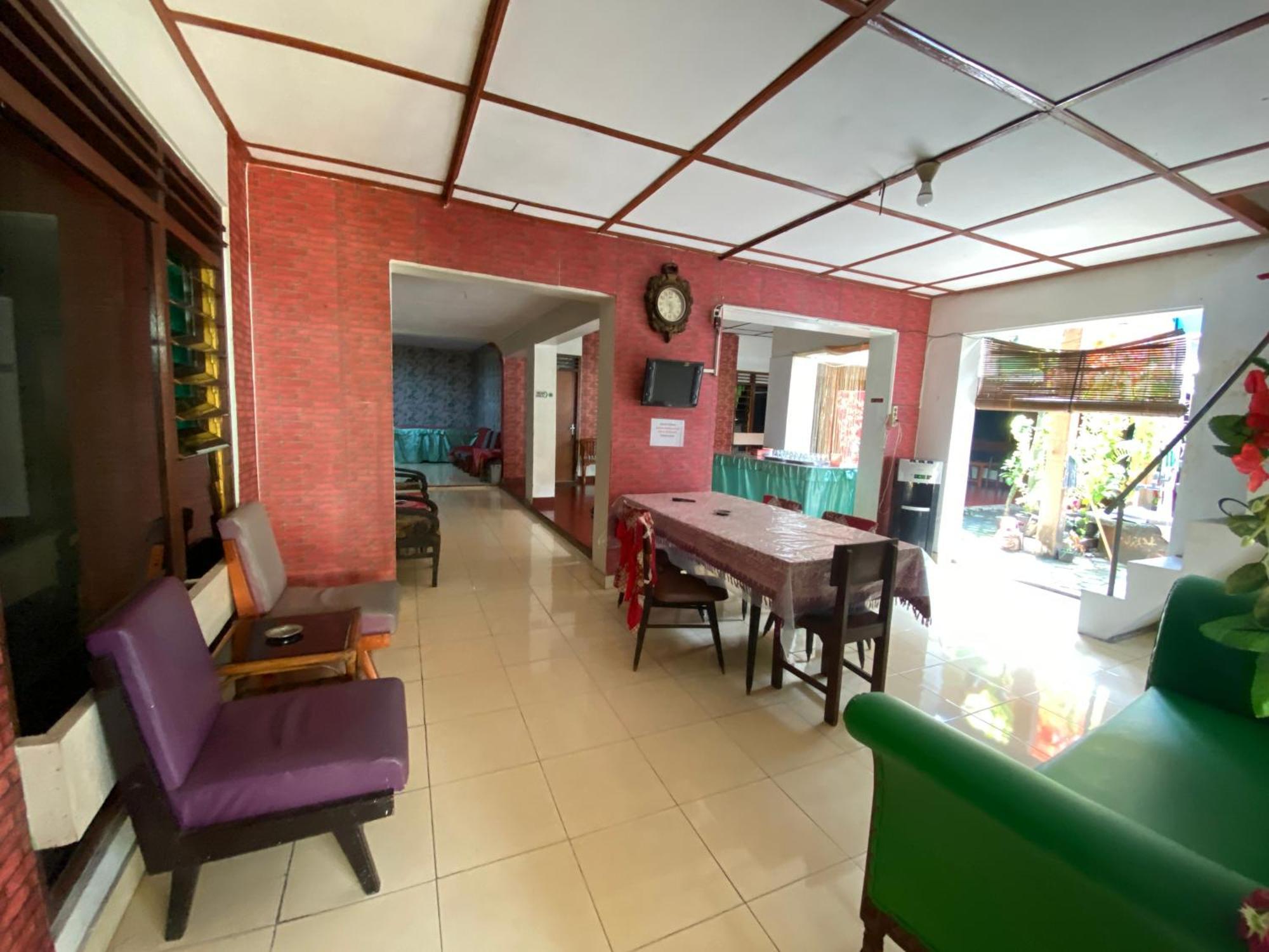 Parikesit Guest House Yogyakarta Kültér fotó