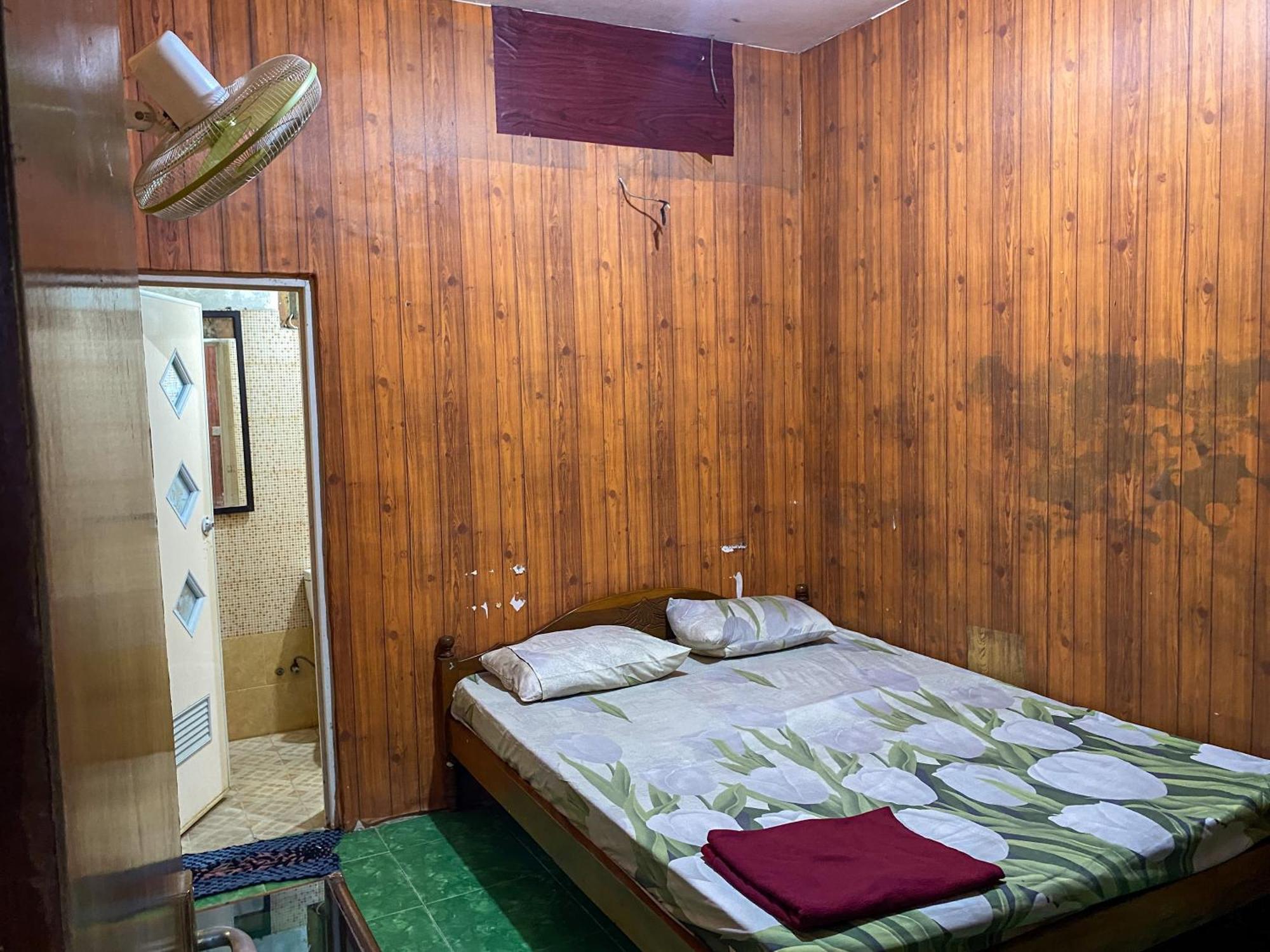 Parikesit Guest House Yogyakarta Kültér fotó