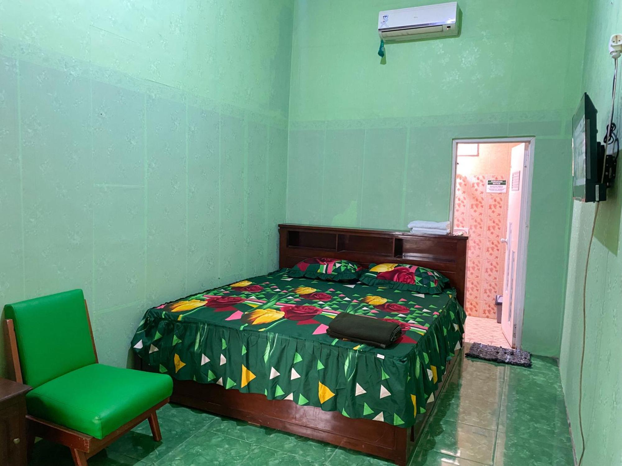 Parikesit Guest House Yogyakarta Kültér fotó