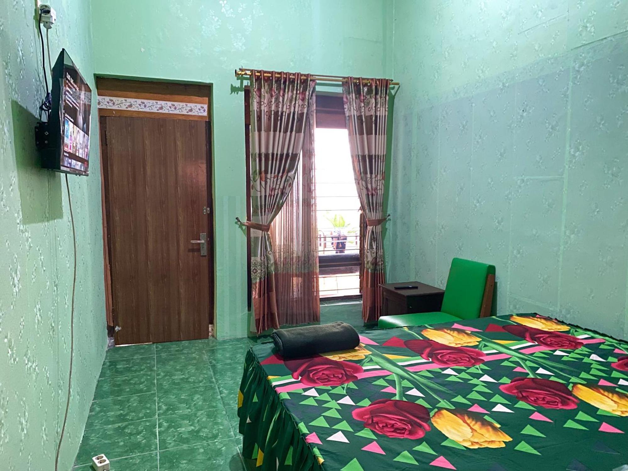Parikesit Guest House Yogyakarta Kültér fotó