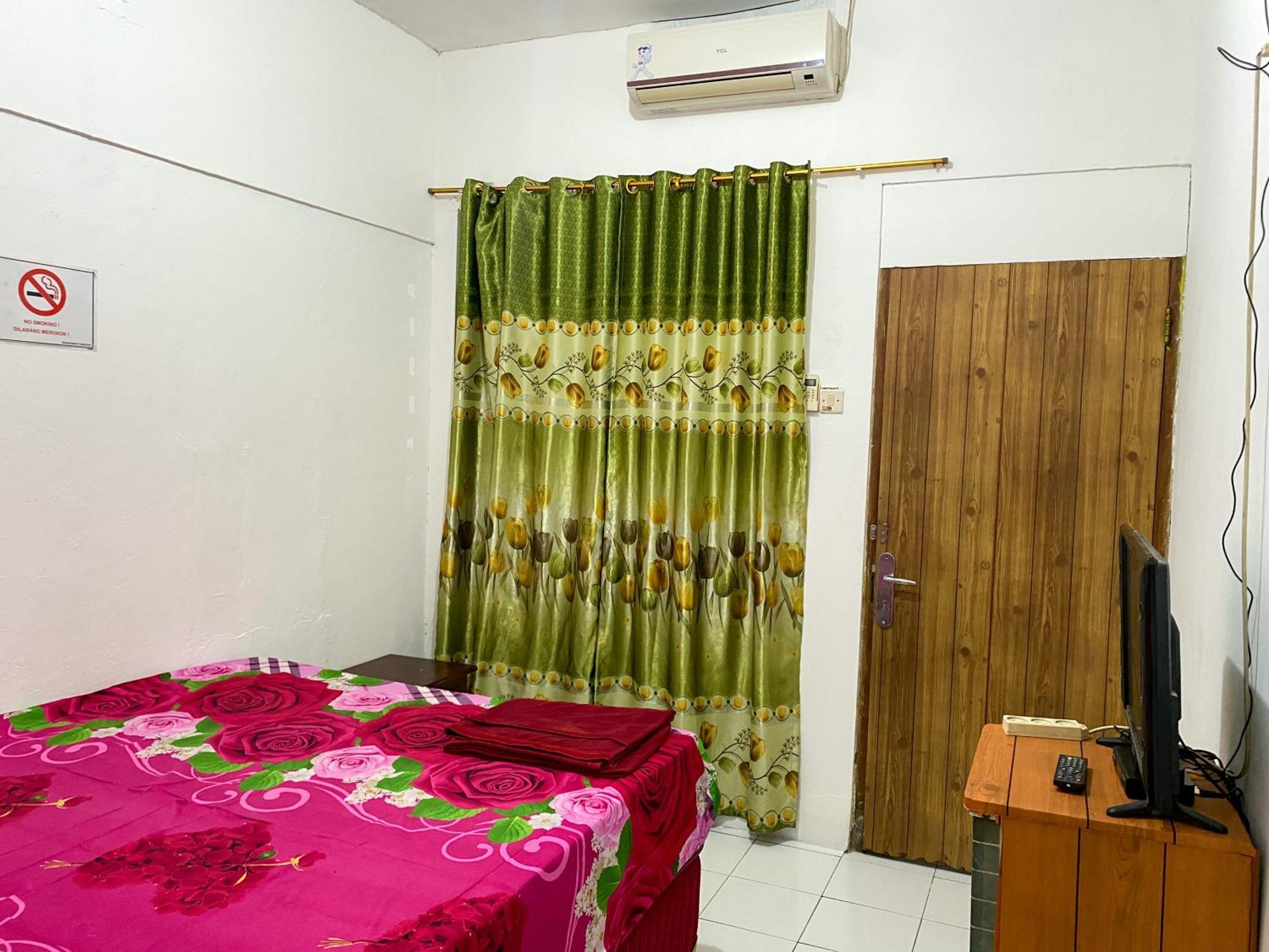 Parikesit Guest House Yogyakarta Kültér fotó